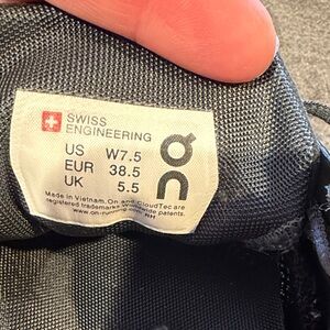 On Running women’s shoes